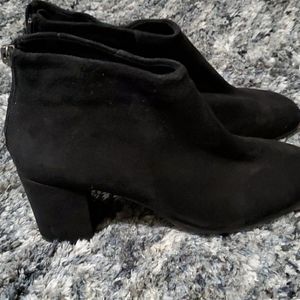 Aquadiva black bootie